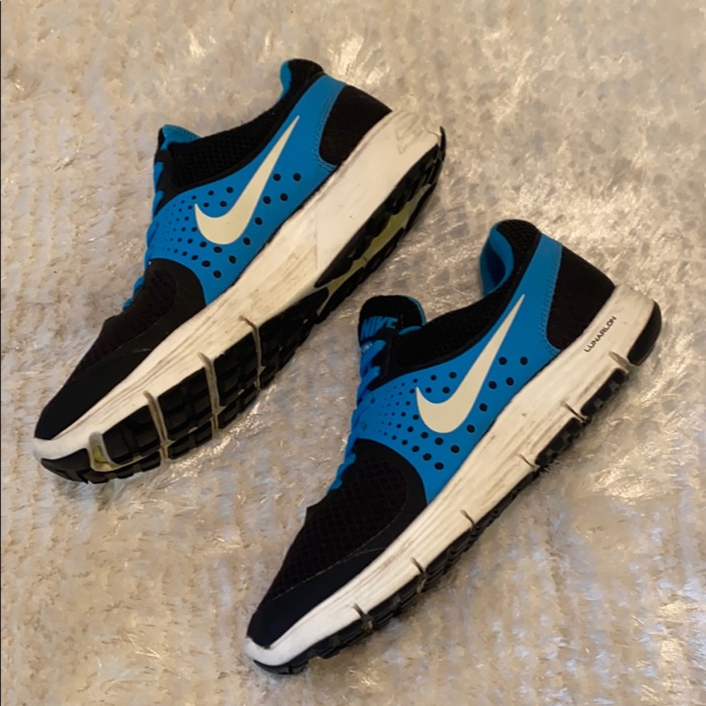 Nike shoes size US 6